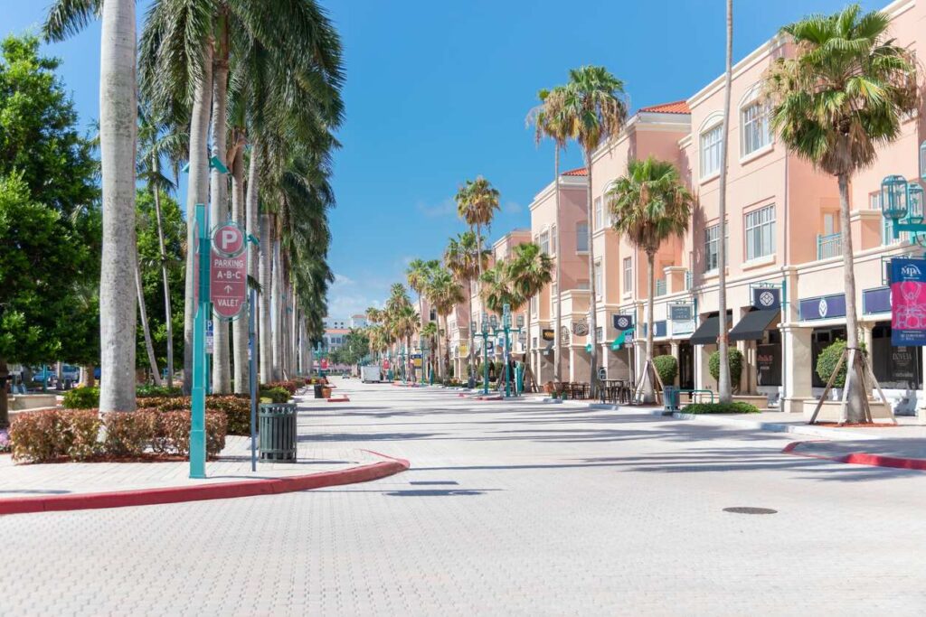 View of a big shopping and entertainment district in the affluent downtown Boca Raton Florida